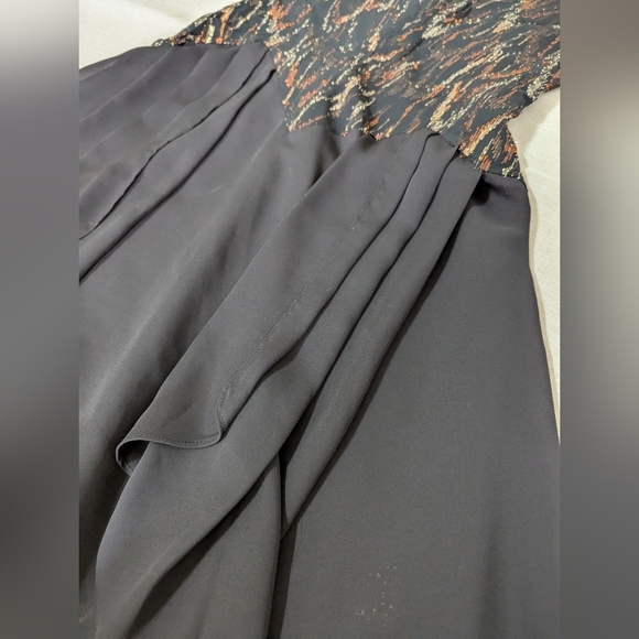 1990s Party Dress with Shades of Gold Tinsel Drop Waist - Picture 2 of 8